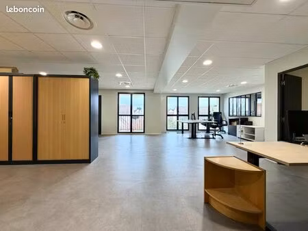 bureaux 95 m² la chapelle-en-serval