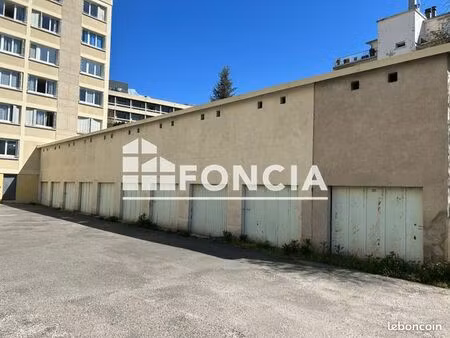parking 12 m² cahors