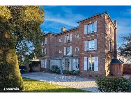 maison 11 pièces 272 m²