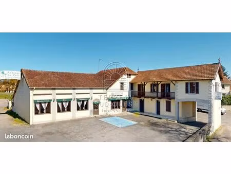 immeuble 16 pièces 378 m²