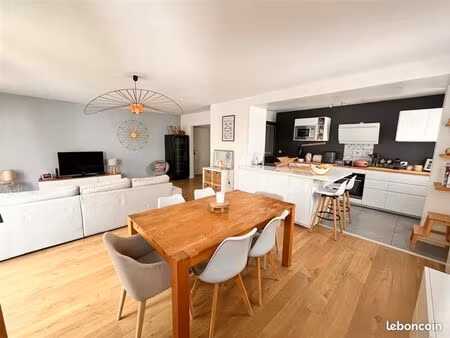 t4 de 95m2 avec terrasse de 34m2 - quartier médiathèque / marengo