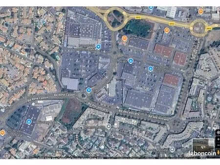 murs commerciaux loués dans zone commerciale