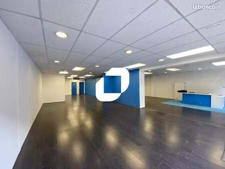 local commercial 415 m²