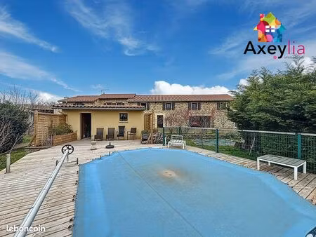 maison 6 pièces 208 m²