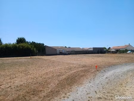 terrain 764 m² viabilisé