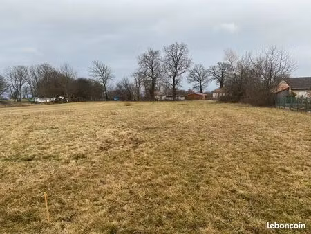 terrain constructible à loubeyrat