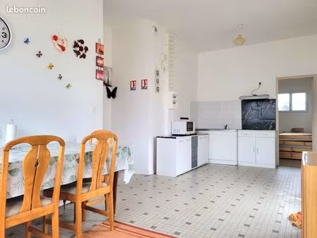 appartement t3 48 m²