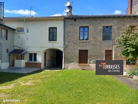 immeuble 15 pièces 272 m²