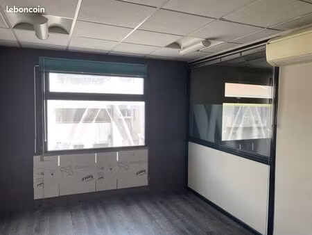 bureaux 157 m²