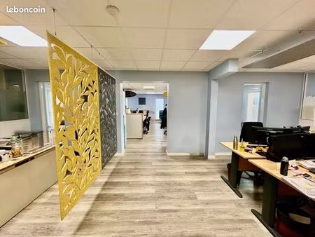 local bureaux 1 035 m²