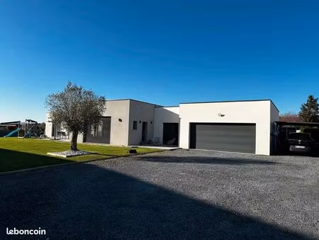 maison contemporaine avec garage