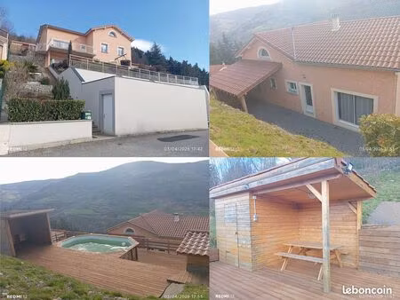 maison individuelle à la valla en gier avec piscine