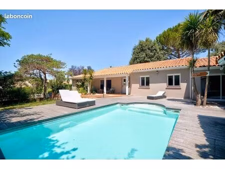 maison t6 de plain-pied piscine