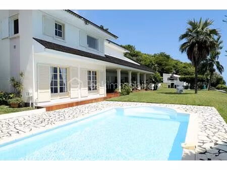 villa de 350 m² à saint-denis