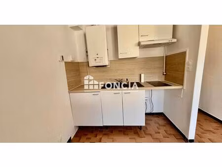 appartement t1 avec parking sécurisé et cave