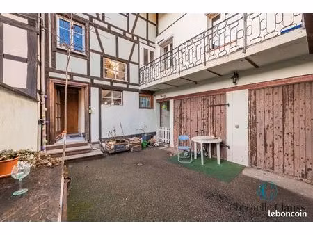 studio 1 pièce 55 m²