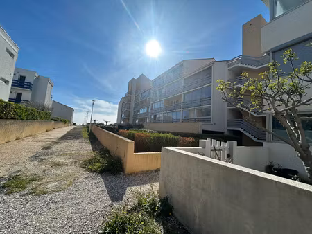 port leucate - charmant t2 rénové avec vue mer