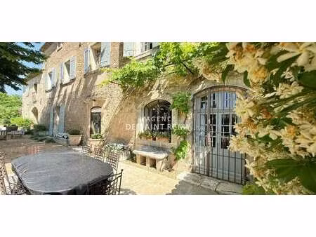 maison avec piscine et terrasse paradou (13)