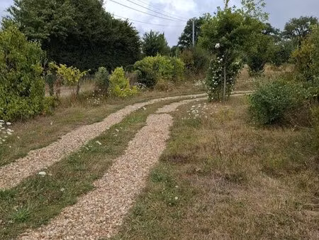 jardin 1800 m² avec cabanon et serre