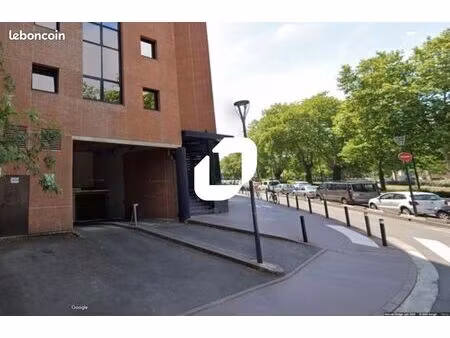 local industriel 1 621 m²