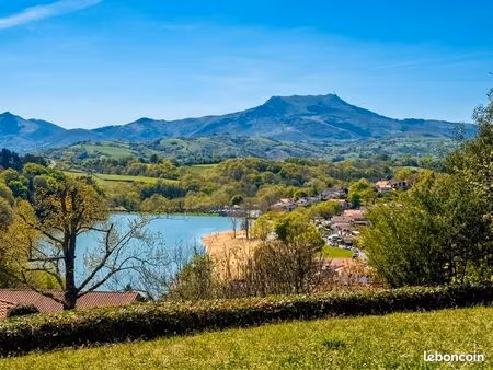 saint-pée-sur-nivelle  lac  maison avec vue exceptionnelle sur lac et montagnres