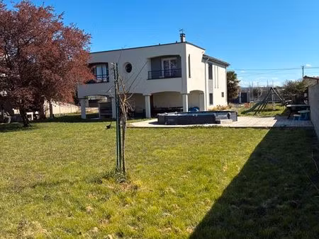 maison avec 1500 m2 de terrain