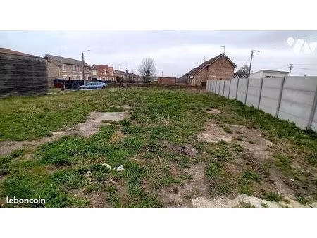 terrain 571 m² avion