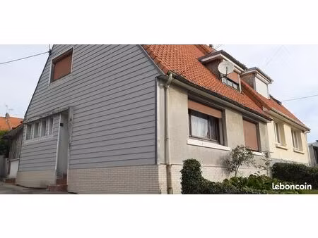 maison semi-mitoyenne de 5-6 pièces  à rénover