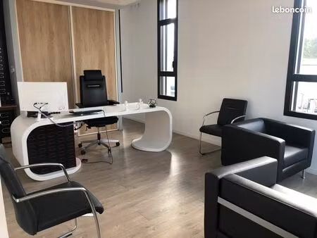 bureaux à louer mont-de-marsan – bureaux professionnels – grand parking