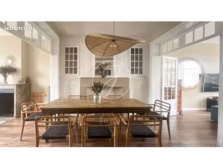 maison 7 pièces 185 m²