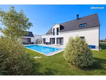 propriété 9 pièces 237 m²