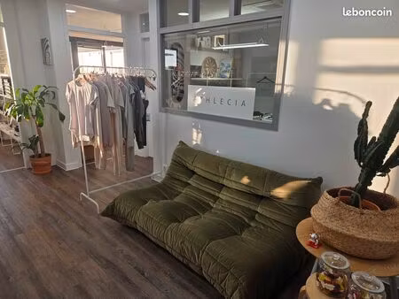 bureau a louer 69m2 immeuble recent parking libre mai26