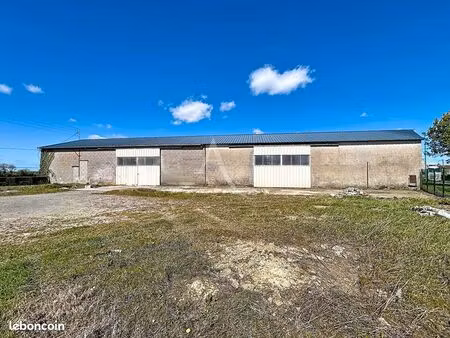 local 650 m² montilliers