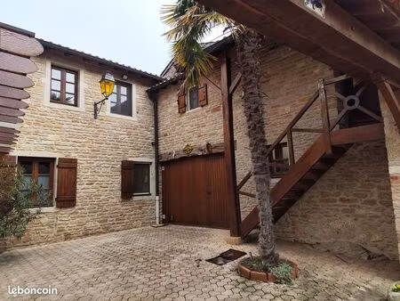 davayé – t3 95 m² à réaménager + terrasse - fort potentiel