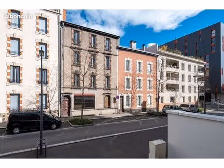immeuble de bureau en plein centre de clermont-ferrand