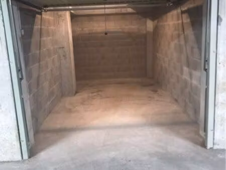 location garage fermé et sécurisé