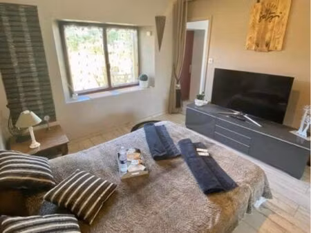 maison avec terrasse et jardin