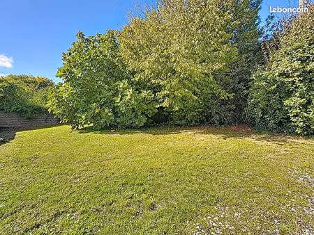 terrain 235 m² le cellier