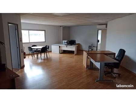 bureaux à louer 115m²