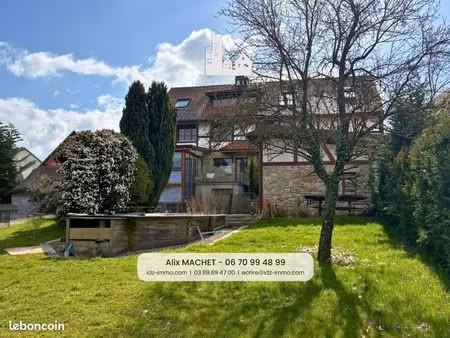 maison 7 pièces 228 m²