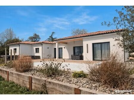 villa 154 m² avec piscine