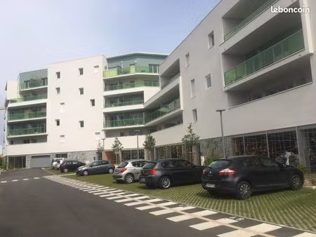 studio 1 pièce 27 m²