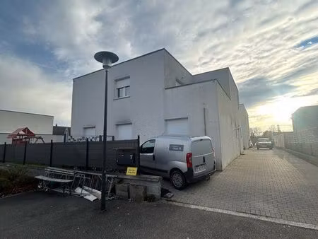 ensemble immobilier de 4 appartements