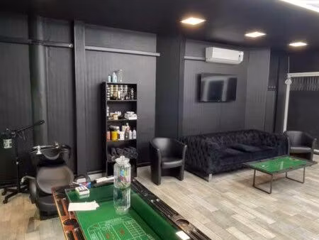 ?salon de coiffure + appartement