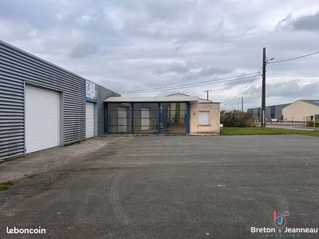 bureaux  entrepôt 1275 m² lassay les chateaux