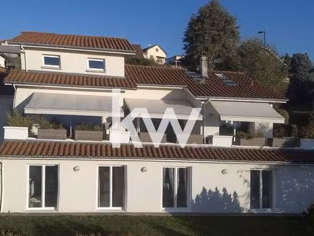 maison 8 pièces 209 m²