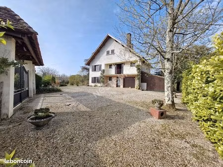 propriété 5 pièces 133 m²