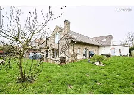 propriété 9 pièces 237 m²