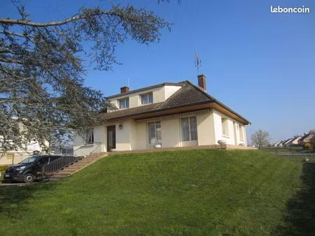 maison 5 pièces 146 m²