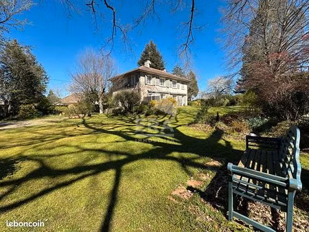 propriété 7 pièces 215 m²